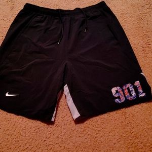 Nike size L Memphis tigers 901 shorts